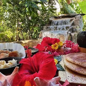 Tropical & Restaurant-pizzeria Лас-Галерас